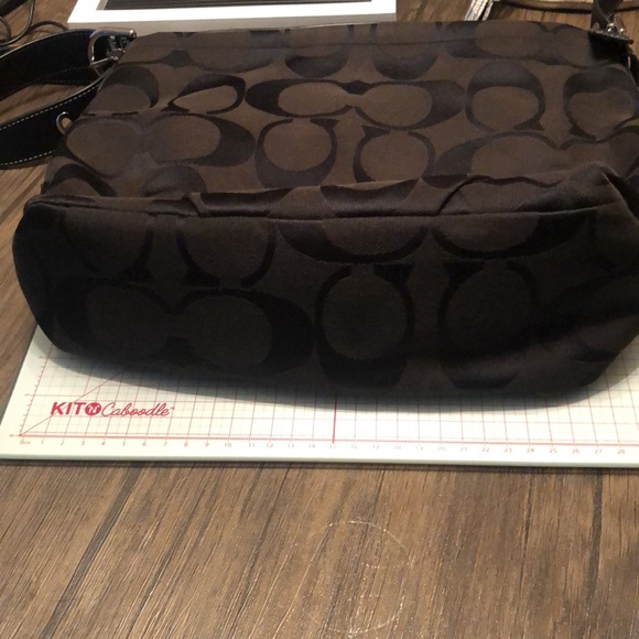 Authentic Coach Signature Duffle Hobo in black - Picture 3 of 13